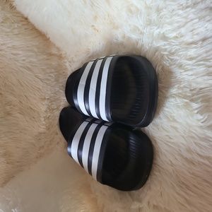 Addidas Men's Duramo slides. Size 11